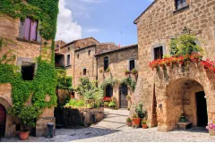 Civita di Bagnoregio, Montepulciano & Orvieto: Tour from Rome + Lunch & Wine