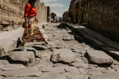Pompeii: Small Group Guided Tour + Roundtrip Train