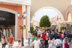 Shuttle Bus to Rome Designer Outlet - Image 2